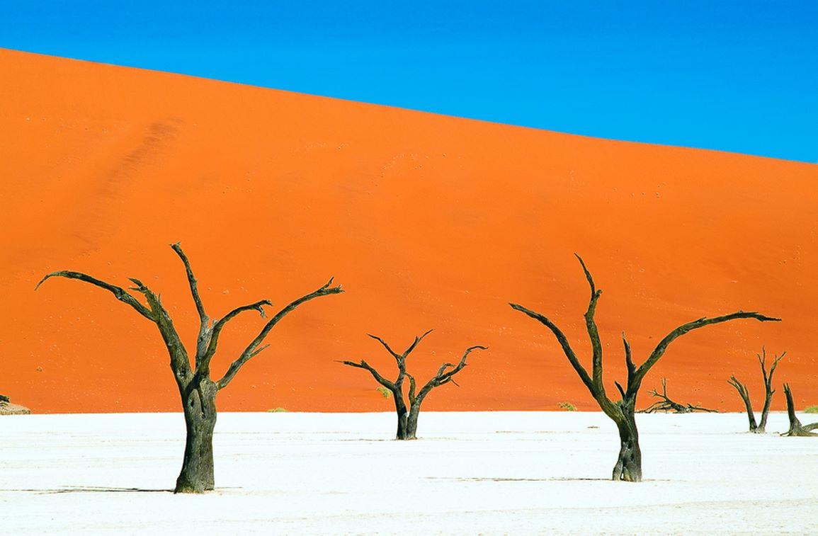 Serata Namibia: dove l'ocra e l'azzurro si incontrano.